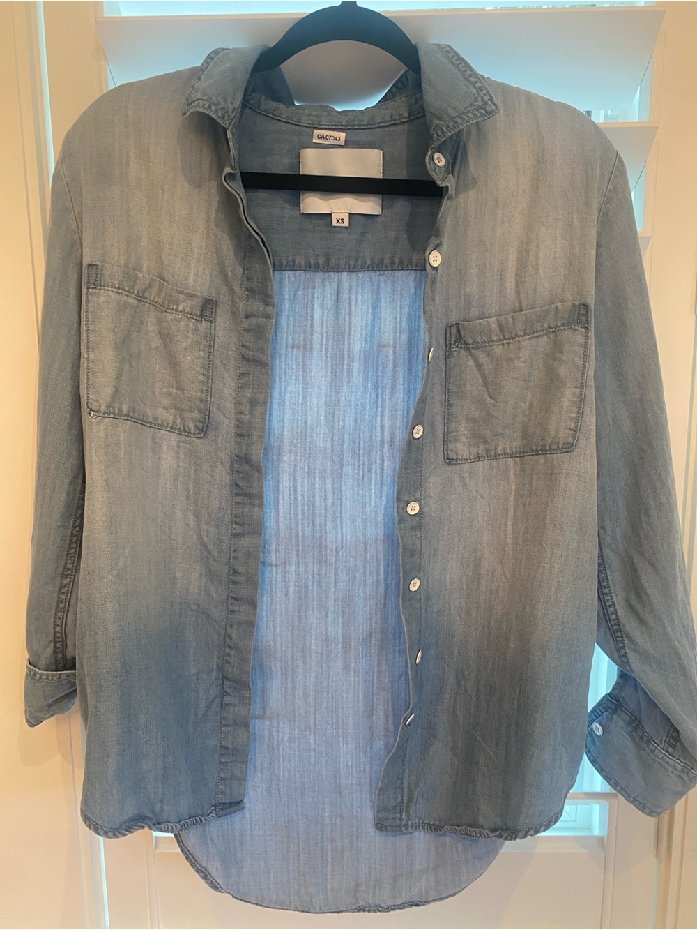 Women's Light Blue Tencel Button-Up Shirt - XS